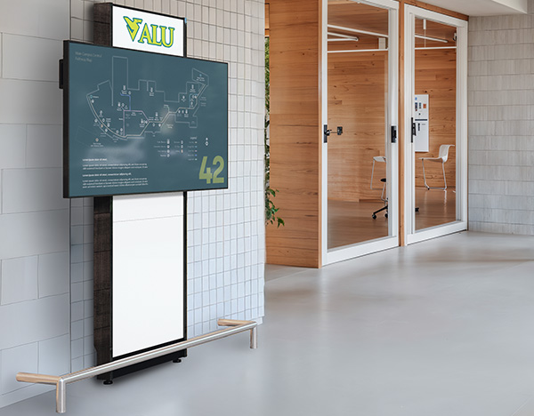 educational-wayfinding-strut-cam2-gen